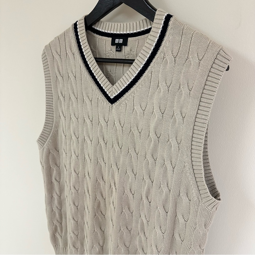 SMALL Uniqlo Vest